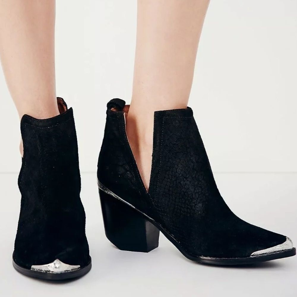 NWOT Jeffrey Campbell Cromwell Cutout Western Boot Size 6